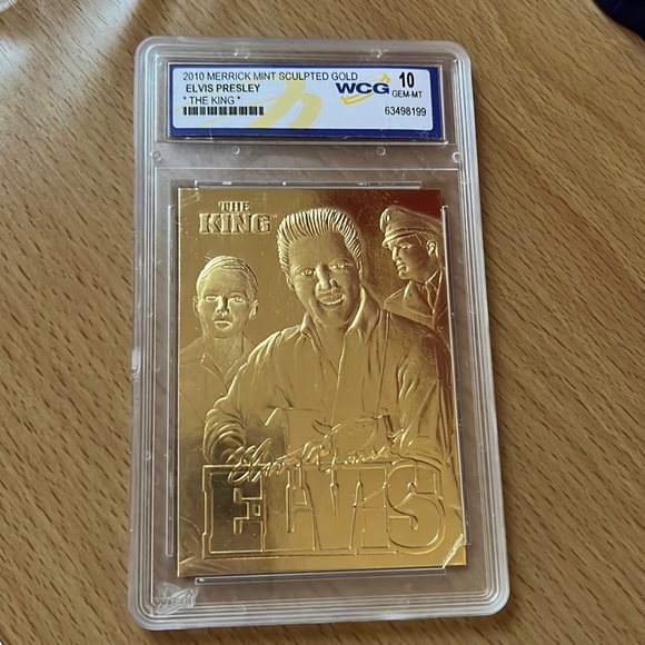Elvis presley 2010 Merrick Mint Sculpted Gold Card "The King" WCG Graded 10 GEM - Picture 1 of 5